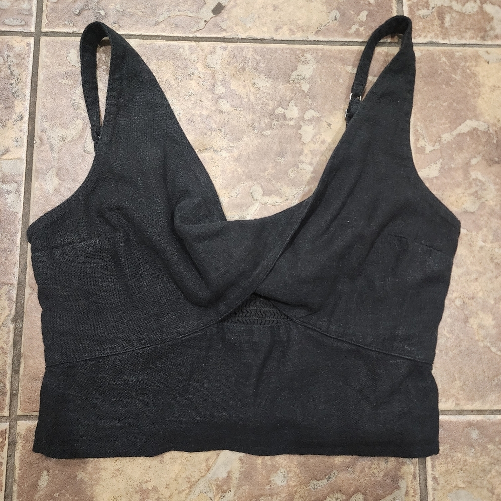 Like New Abercrombie and Fitch Linen Black Crop Top Size Small